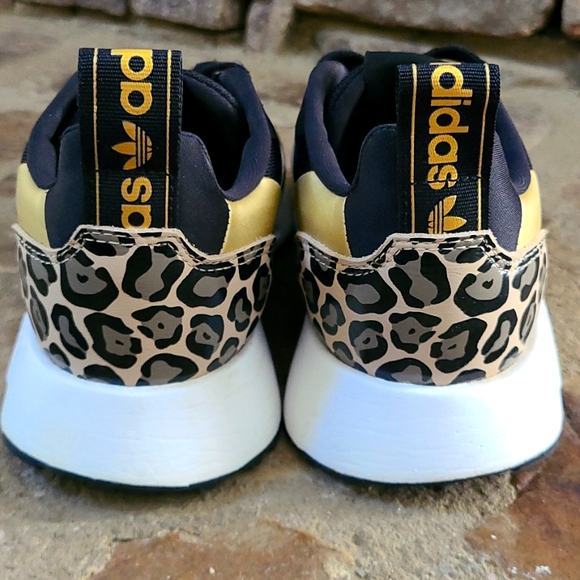 Adidas Women's Black and Gold Sneakers sz 6.5 - Picture 2 of 7